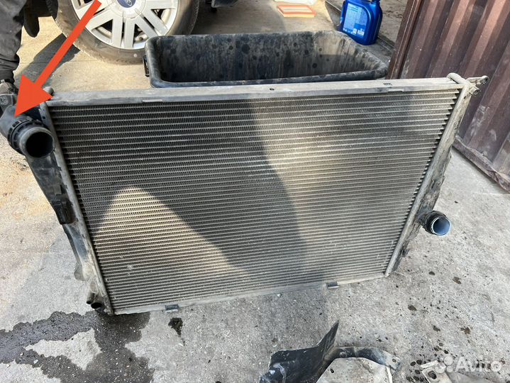 Радиатор bmw e90 320i