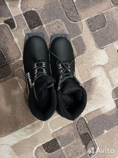 Лыжные ботинки