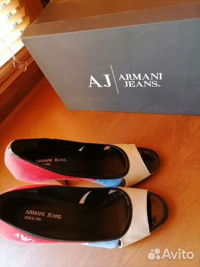 Туфли женские Armani Jeans