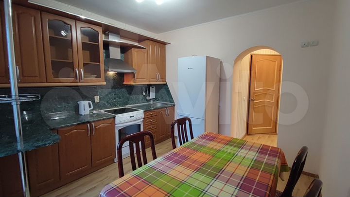 2-к. квартира, 80 м², 8/9 эт.