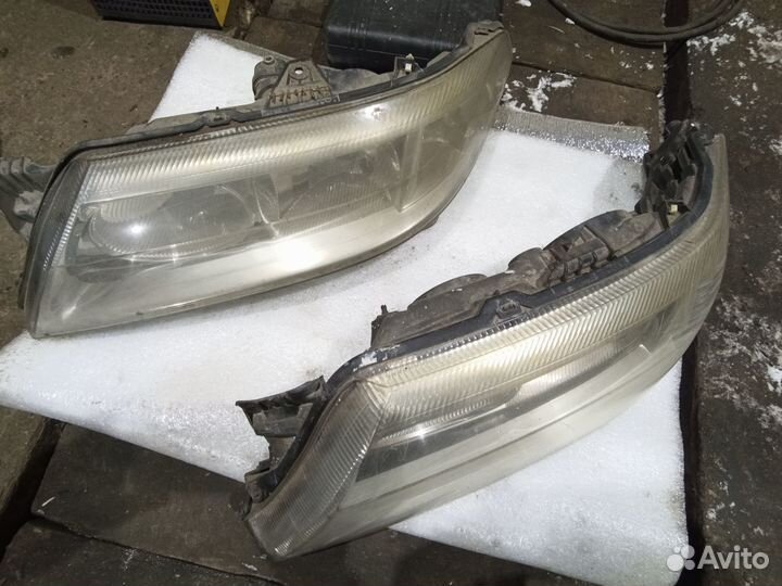 Фары Renault Laguna 2 на запчасти