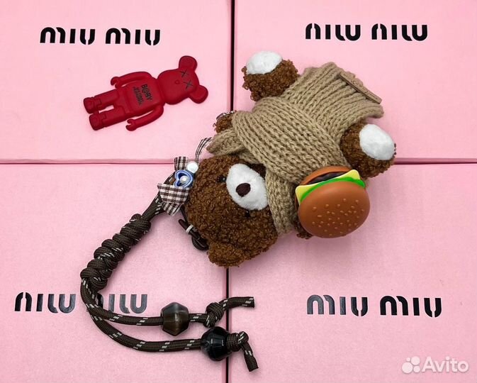 Брелок Miu Miu на сумку