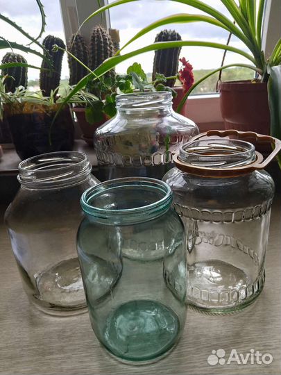 Банка три л, 2 л, полтора л, 1 л