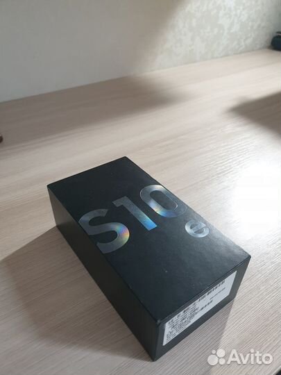 Samsung Galaxy S10e, 6/128 ГБ