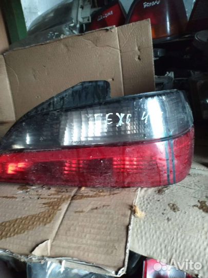 Фонарь правый Peugeot 406