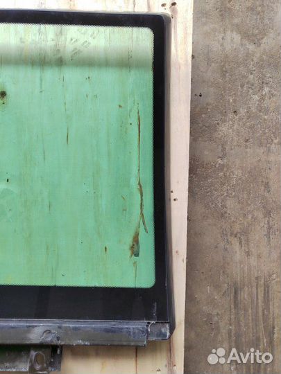 Стекло бронированное боковое заднее левое