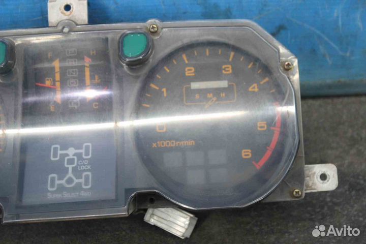 Панель приборов Mitsubishi Pajero (Митсубиси Падже