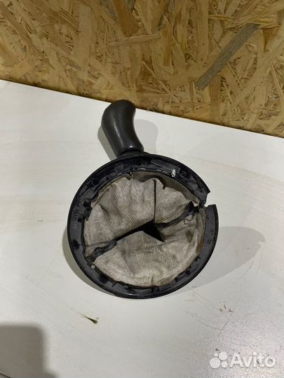 Кожух ручки кпп Renault Megane седан K4M 2006