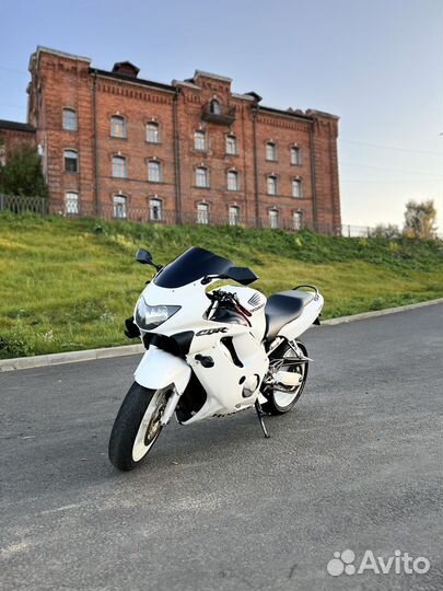 Honda cbr f4