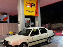 Volkswagen Vento 1.8 MT, 1996, 170 000 км, с пробегом, цена 400 000 руб.
