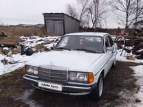 Mercedes-Benz W123 2.4 MT, 1982, 250 000 км, с пробегом, цена 220 000 руб.
