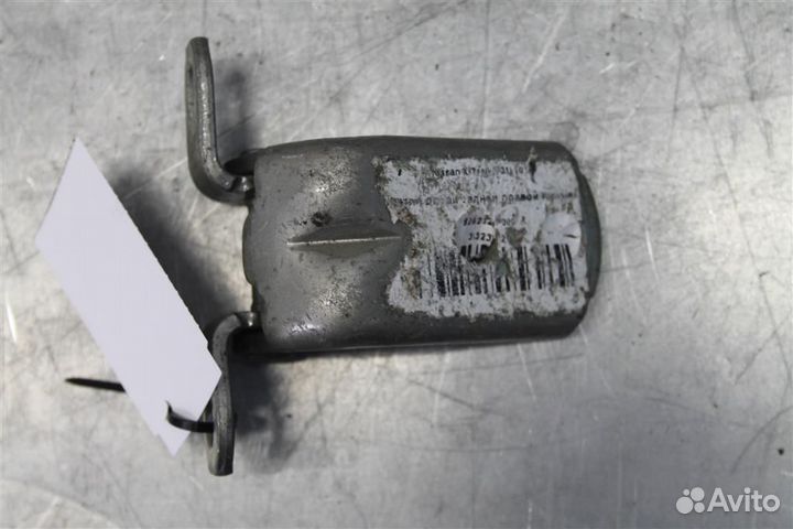 Петля двери задней правой нижняя Nissan Qashqai J