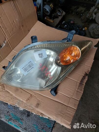 Фара Toyota Ist NCP60 2004г