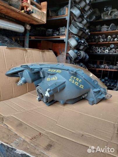 Фара Toyota Ist NCP60 2004г