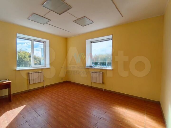 Офис с парковкой на Менделеева