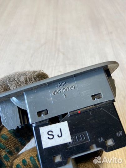 Кнопка стеклоподъемника задняя Chevrolet Lachetti