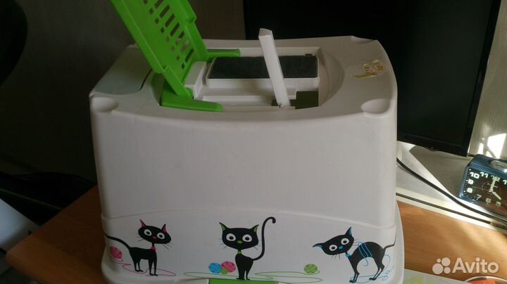 Кошачья переноска и туалет