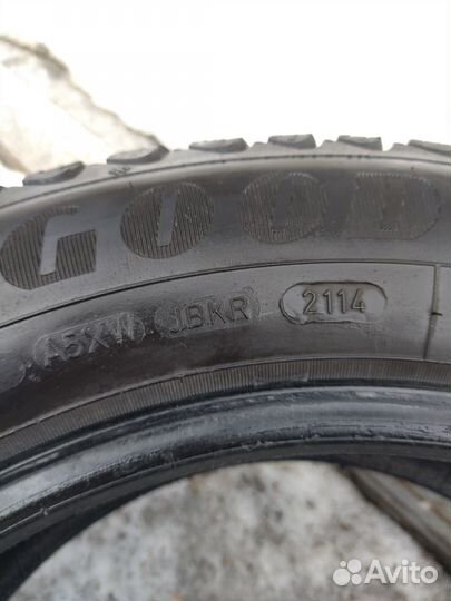 Goodyear Ultragrip Ice Arctic 205/60 R16 92