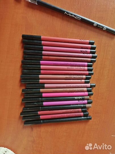 Гель/мыло для бровей + карандаши для глаз/губ