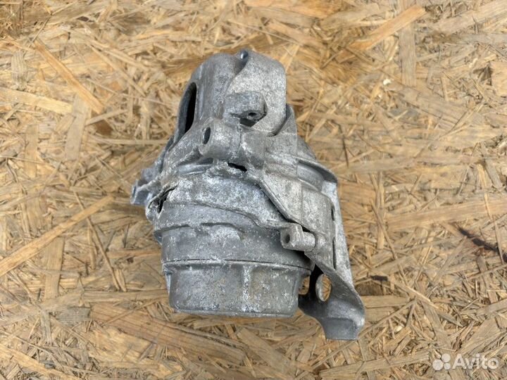 Подушка крепления двигателя Audi Q7 4M рестайлинг