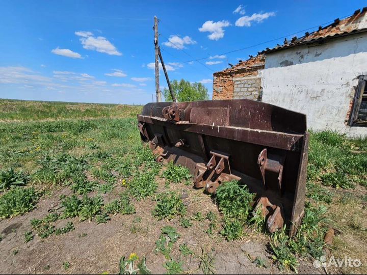Отвал на К-700, 701