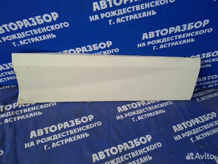 Молдинг на дверь. Toyota Noah минивен 1AZ-FSE 2004