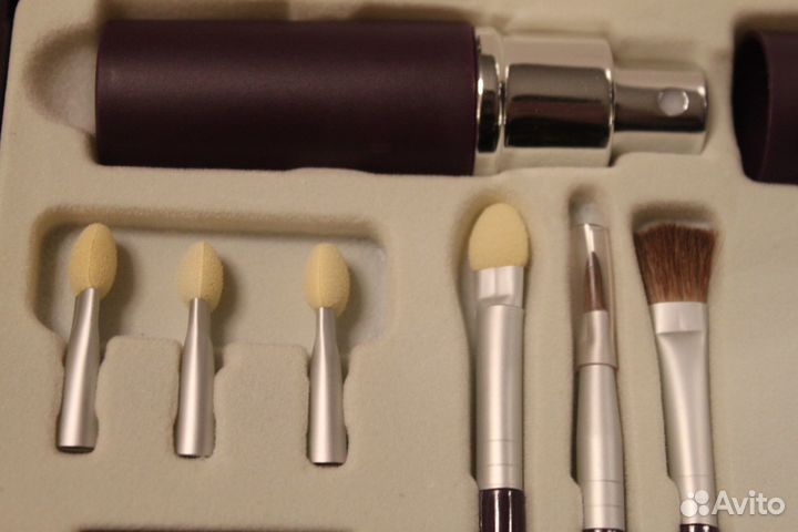 Продам косметический набор для макияжа