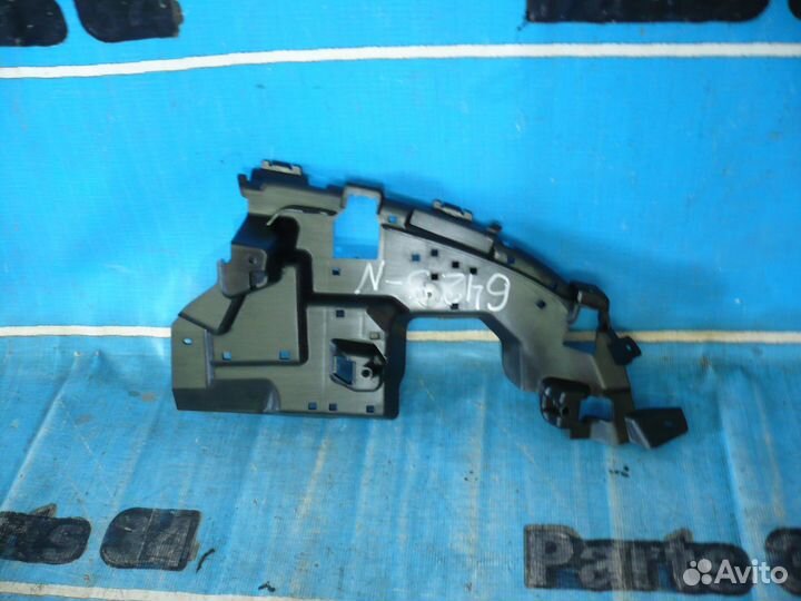 Mercedes C-Classe W205 Кронштейн бампера новый