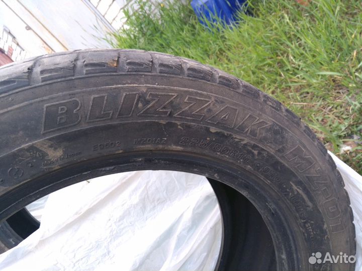 Bridgestone Blizzak DM-V1 225/55 R16