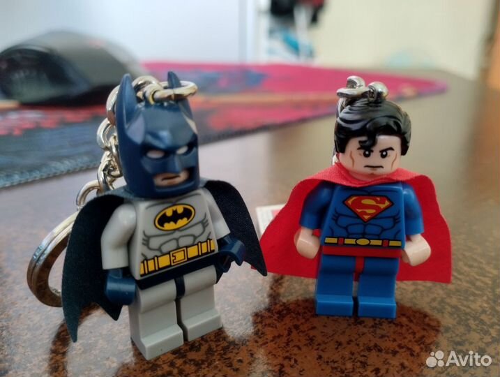 Брелок lego Бэтмен и Супермен DC Comics