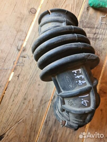 Патрубок воздушного фильтра Ford Focus 3 1.6