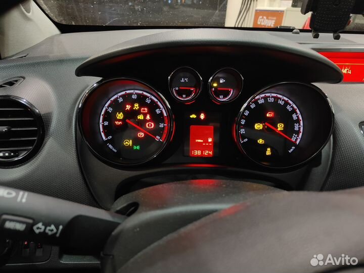 Панель приборов Opel