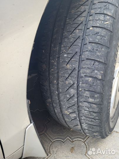 Bridgestone Blizzak LT 215/55 R17