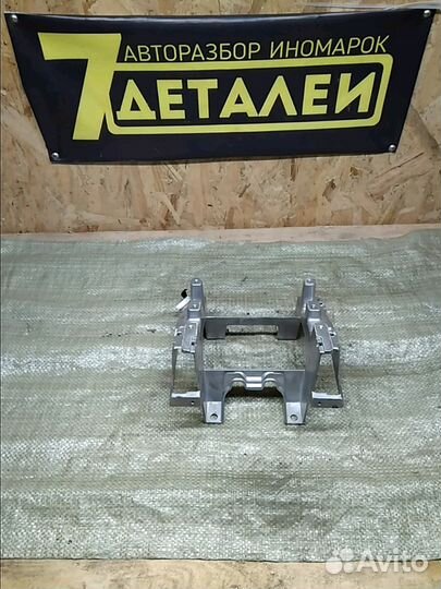 Кронштейн крепления педали Volkswagen Touareg 2008