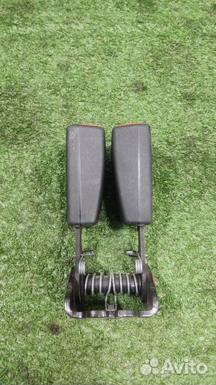 Замок ремня безопасности задний Land Rover Freela