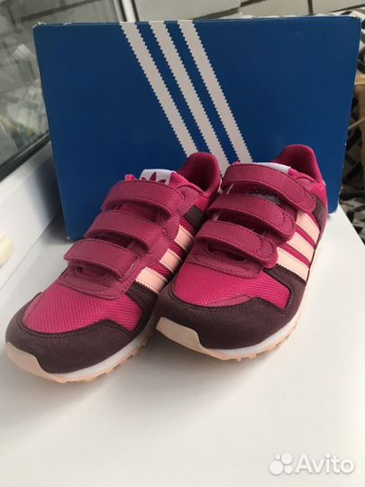 Кроссовки adidas