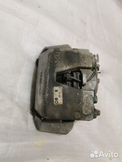 Суппорт передний правый Audi Q5, 8R 2008-2017