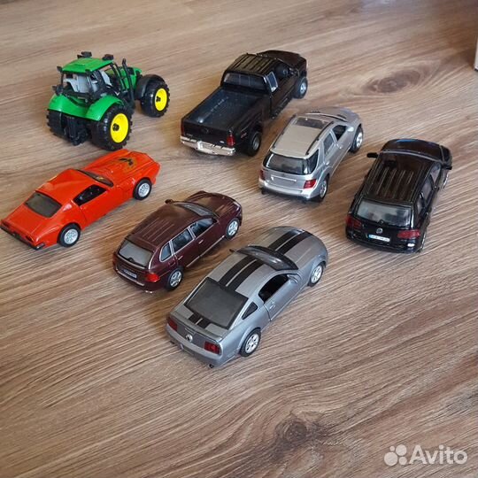 Модель автомобиля машинка игрушка автомодель