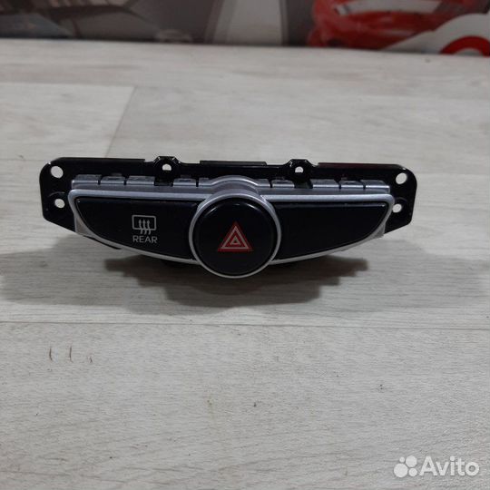 Кнопка аварийной сигнализации Hyundai Solaris