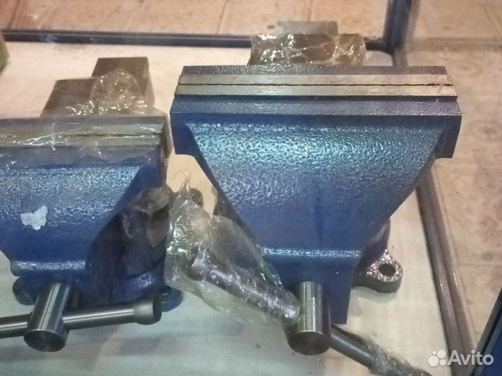 Тиски слесарные 150мм поворотные с наковальней