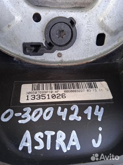 Рулевое колесо Opel Astra J (2009-2015)