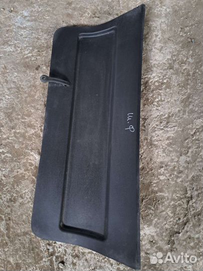 Обшивка крышки багажника Skoda Fabia