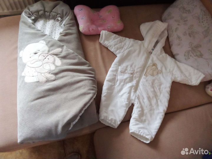 Конверт, подушка и комбинезон