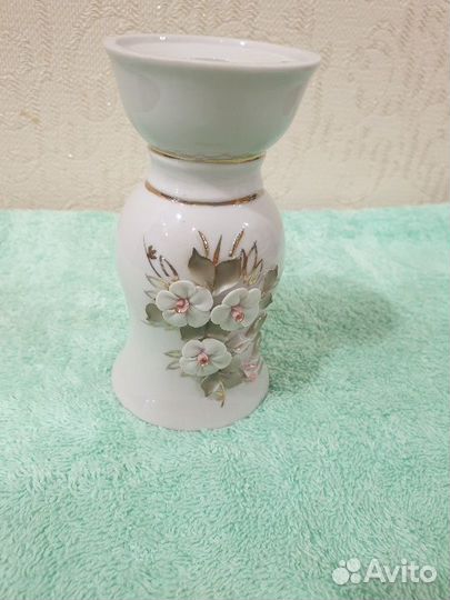 Маленькая вазочка форфоровая