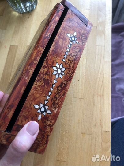 Деревянная шкатулка