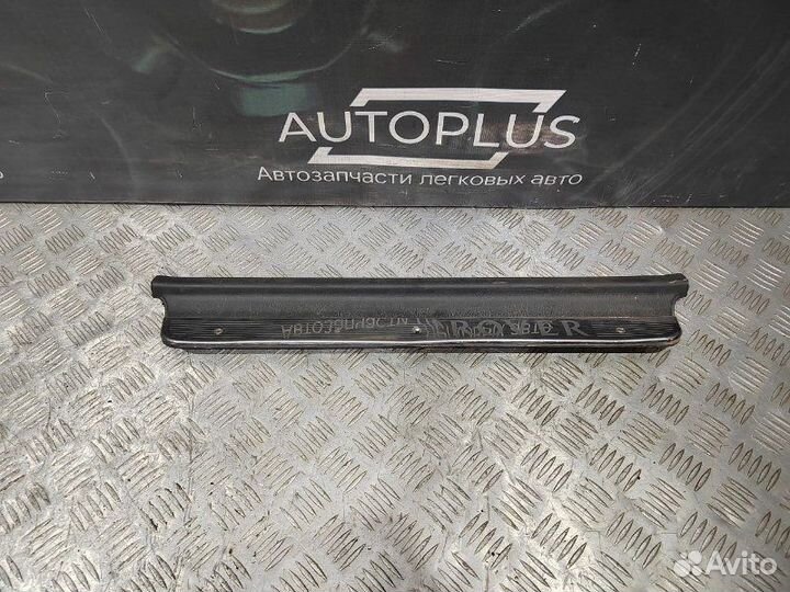 Накладка на порог салона передняя правая Rover 45
