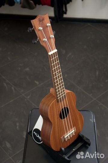 Flight NUS 310 — укулеле сопрано
