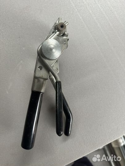 Инструмент для натяжения и резки стальной ленты