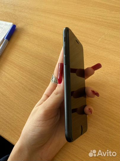 iPhone SE (2022), 128 ГБ