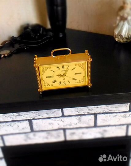 Часы настольные 